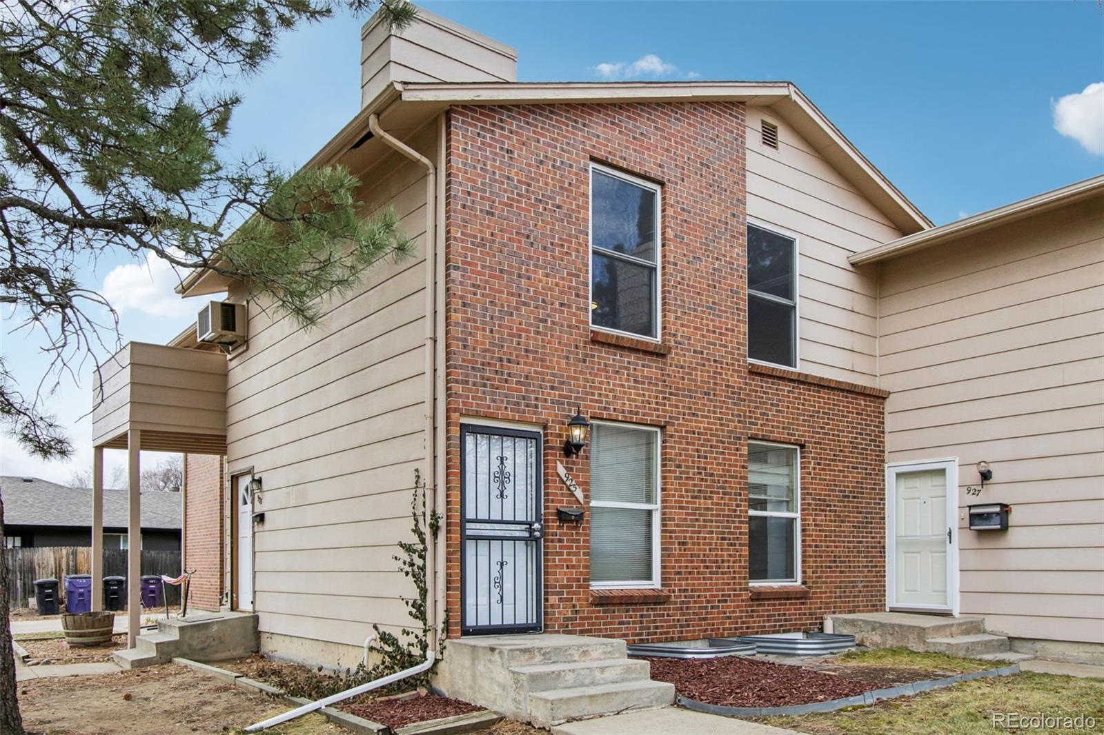 925 Elm Street