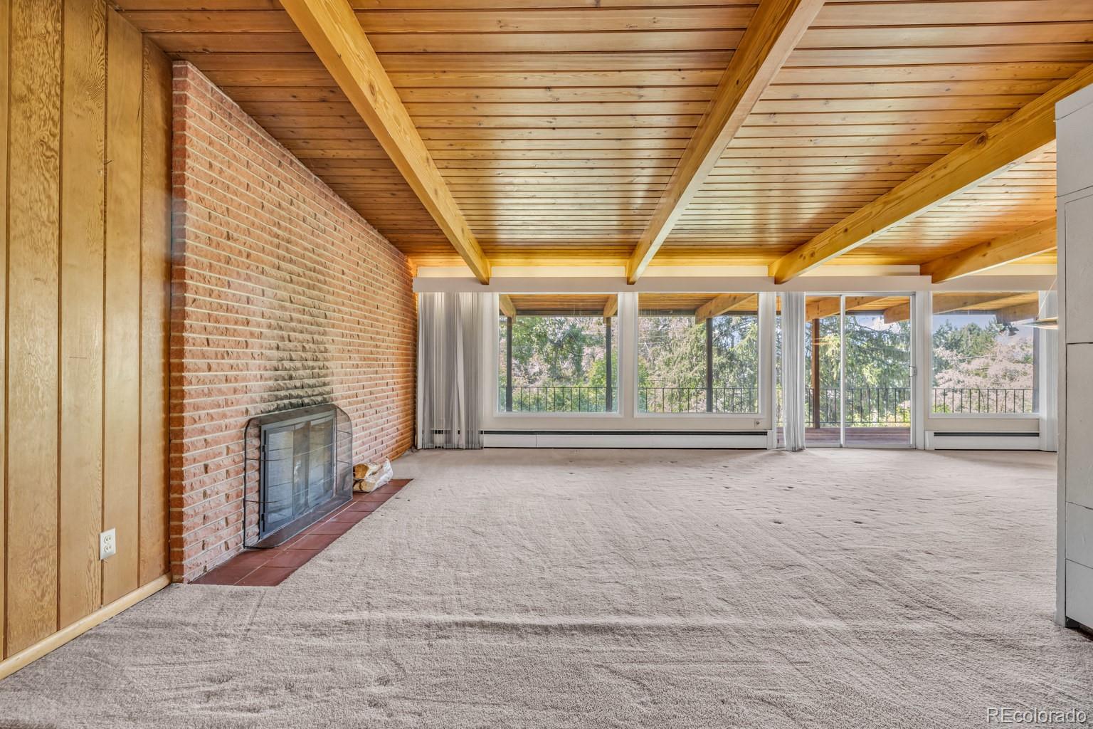 1 Lindenwood Drive