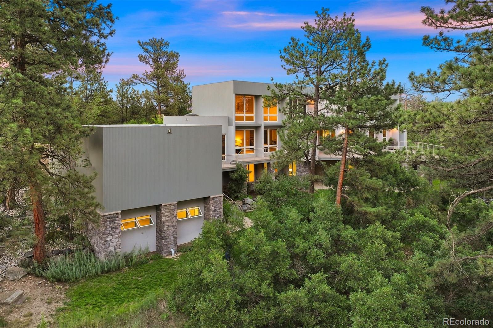 7 Elk Pointe Lane