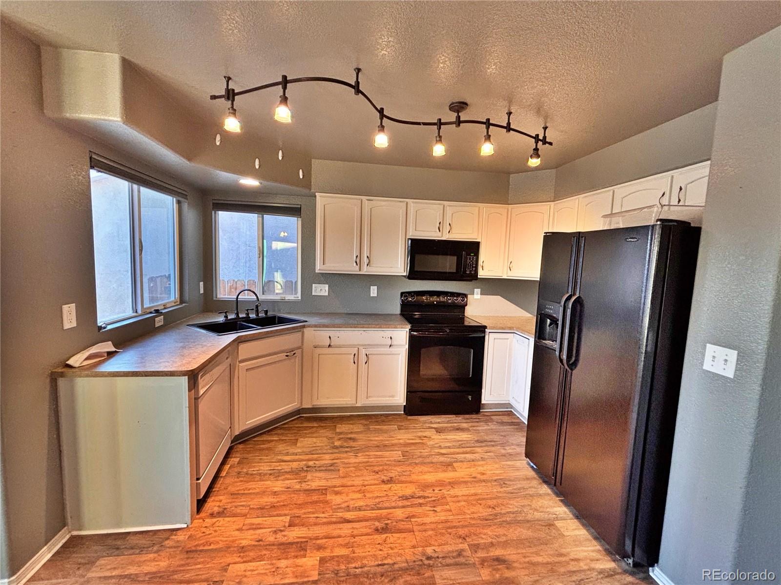 6750 Pinedrops Circle