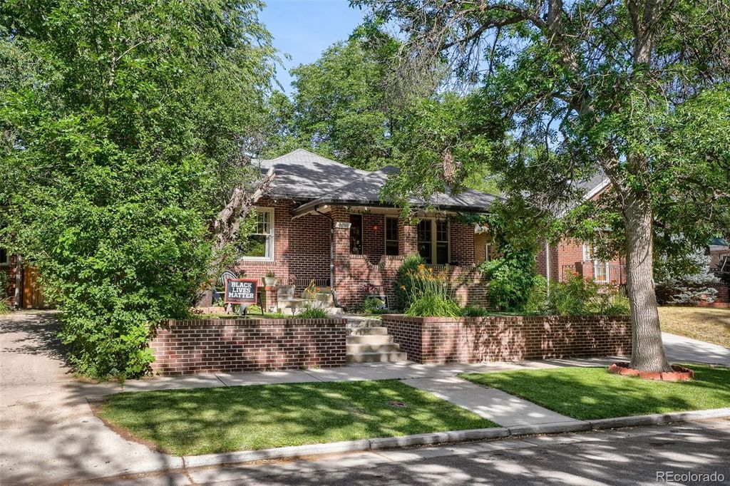Photo of 2056 Forest Street, Denver, CO 80207 (MLS # 3839324)
