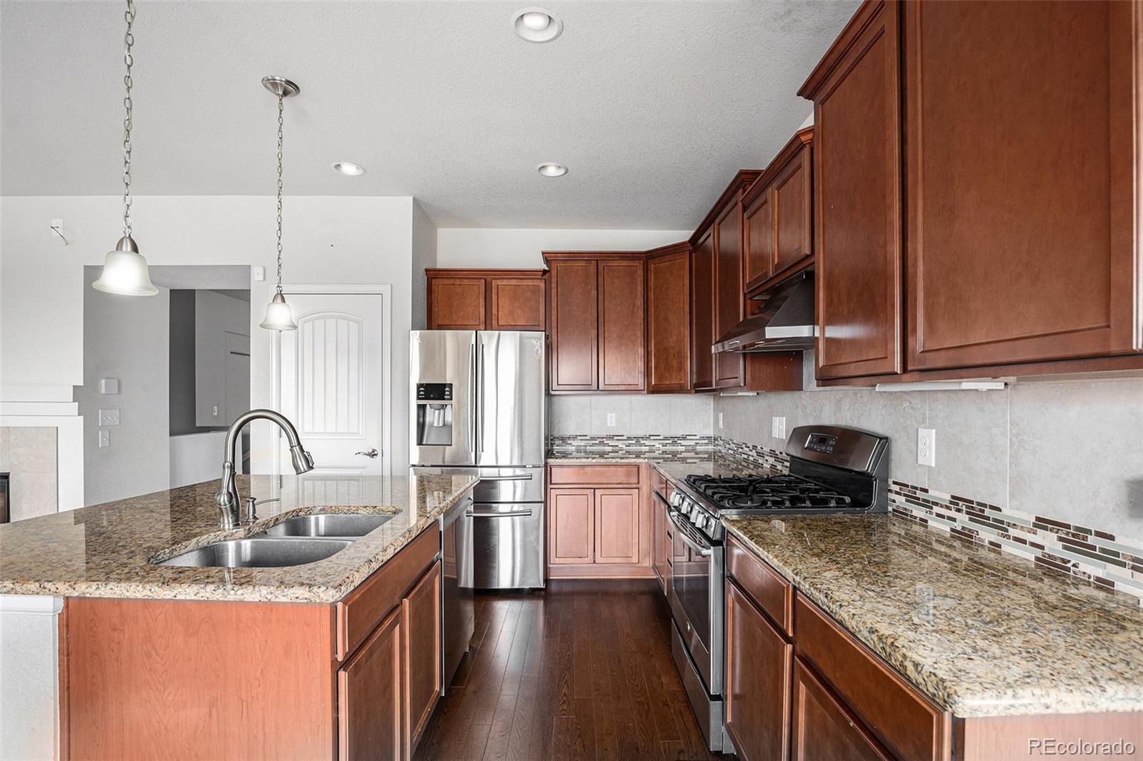 12201 Village Circle W