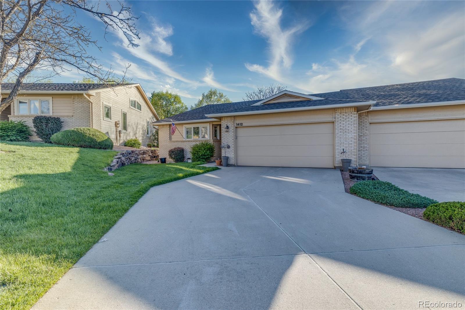 1412 Seasons Grove