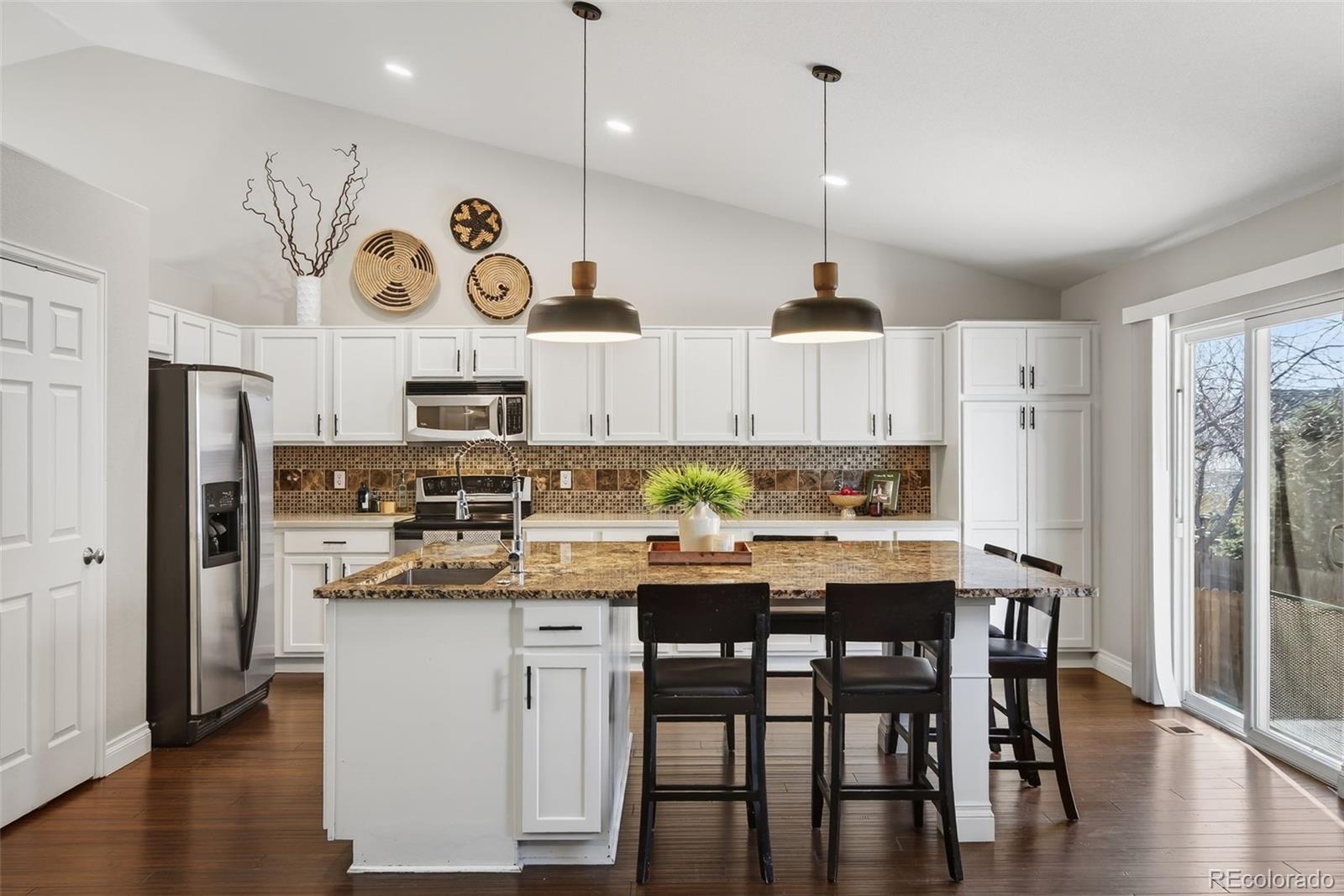 6737 Thistle Ridge Avenue