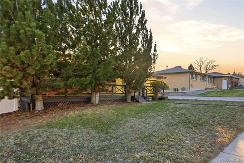 Photo of 3102 W Radcliff Drive, Englewood, CO 80110 (MLS # 6196886)