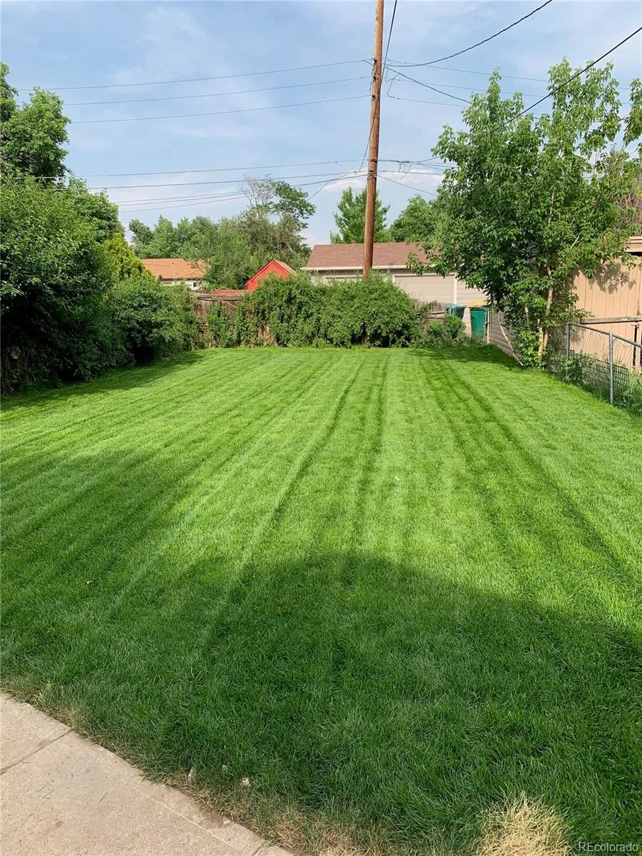 Englewood, Colorado 80113, United States, 2 Bedrooms Bedrooms, ,1 BathroomBathrooms,Residential,Pending,12330