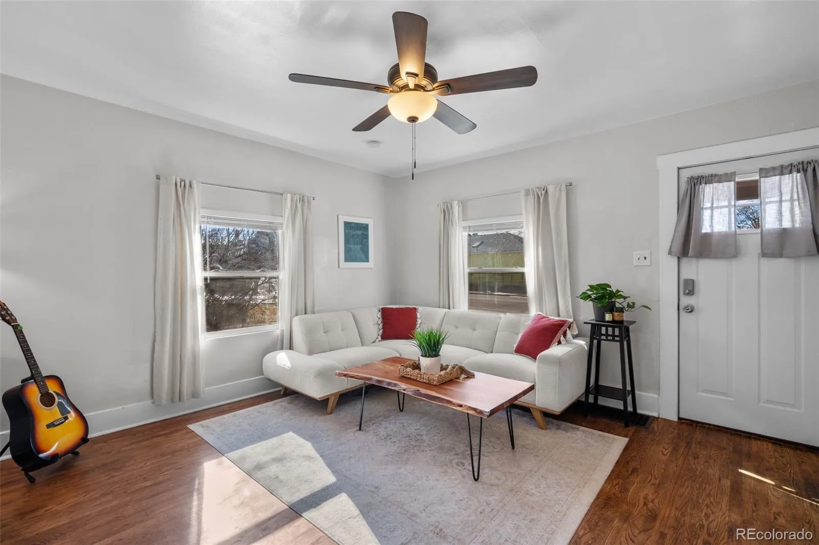 Englewood, Colorado 80113, United States, 2 Bedrooms Bedrooms, ,1 BathroomBathrooms,Residential,Pending,12330