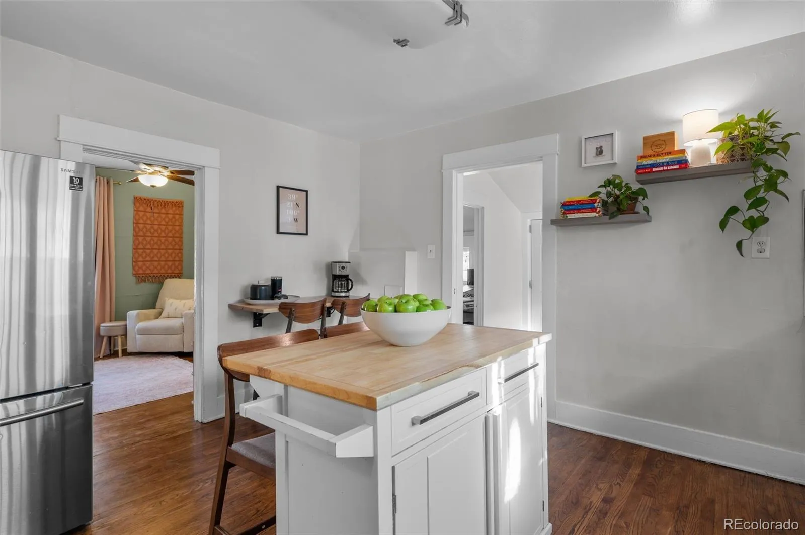 Englewood, Colorado 80113, United States, 2 Bedrooms Bedrooms, ,1 BathroomBathrooms,Residential,Pending,12330