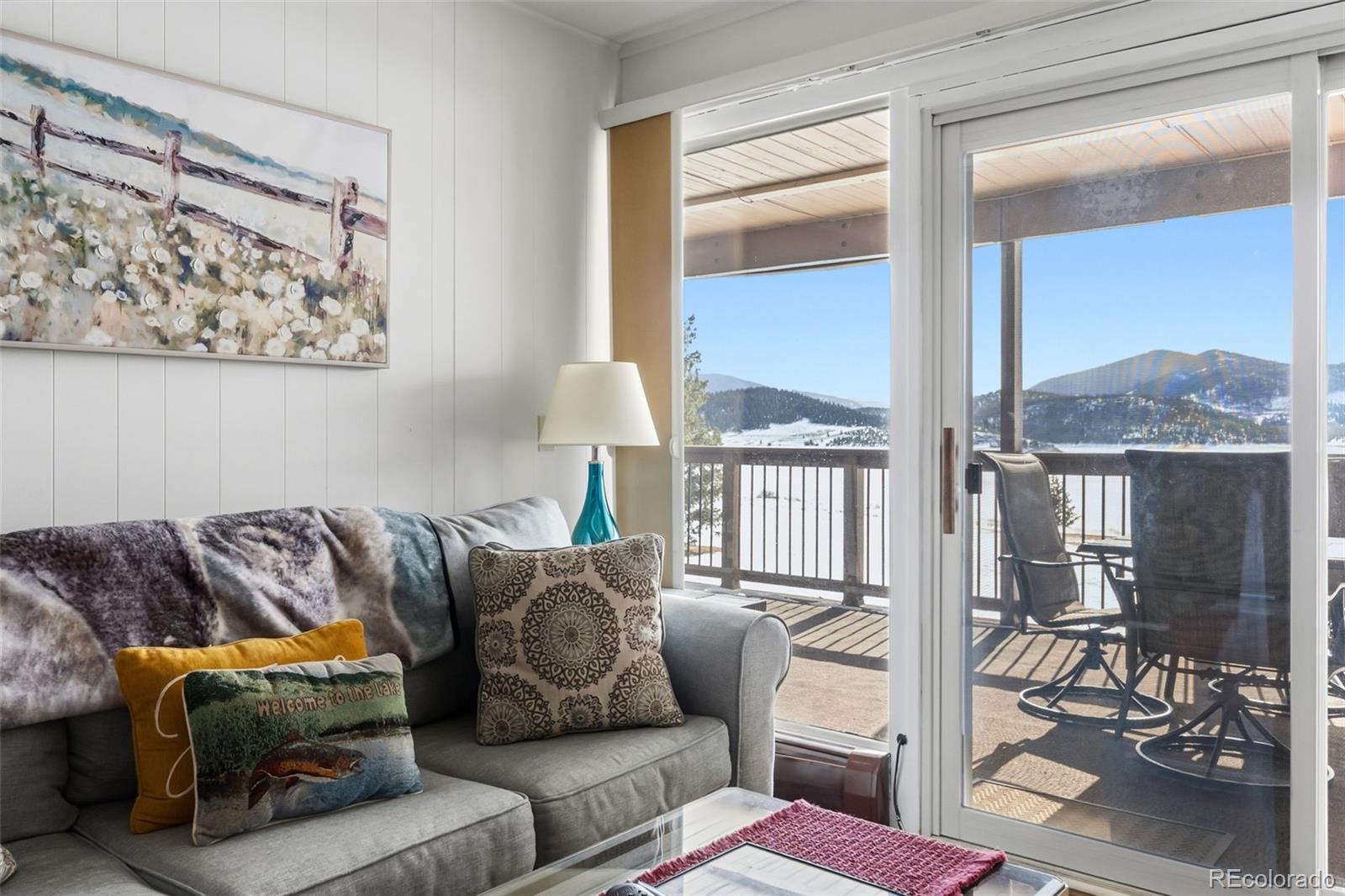 401 W La Bonte Street 202