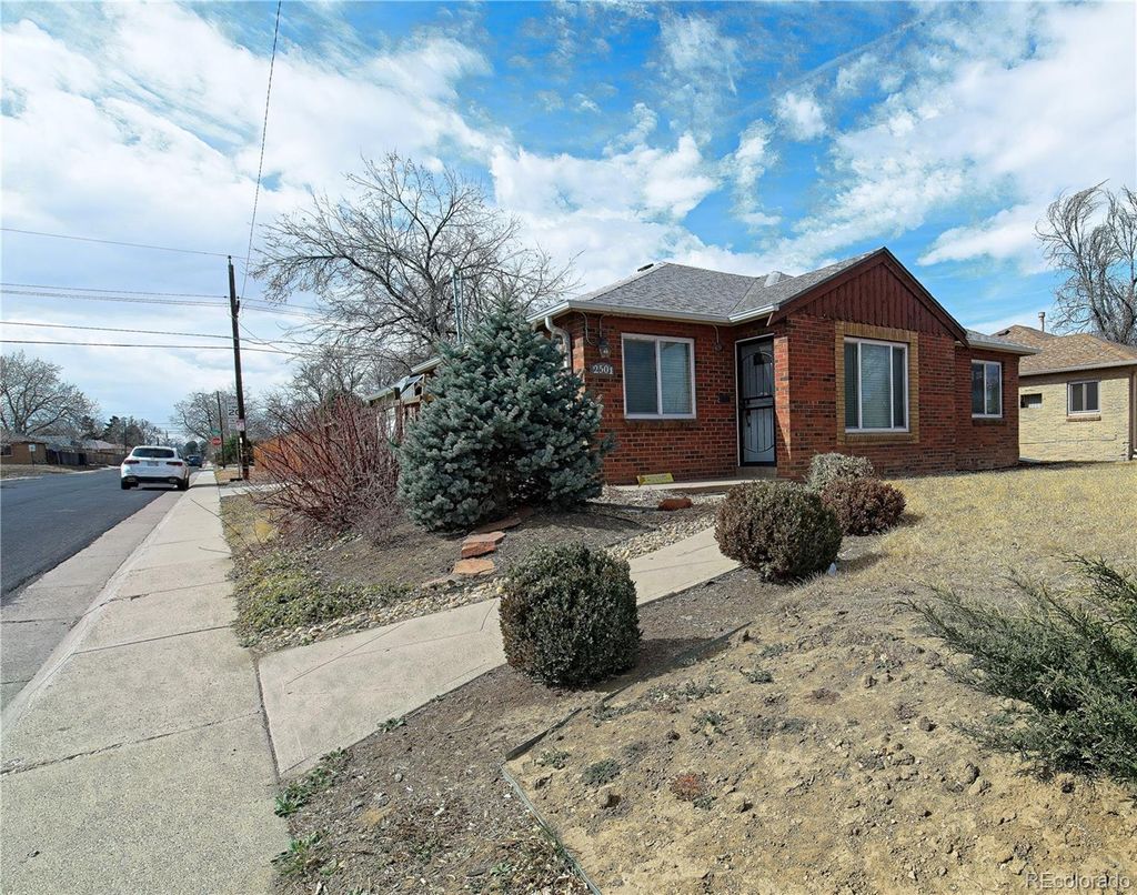 Photo of 2501 Quebec Street, Denver, CO 80207 (MLS # 6993347)