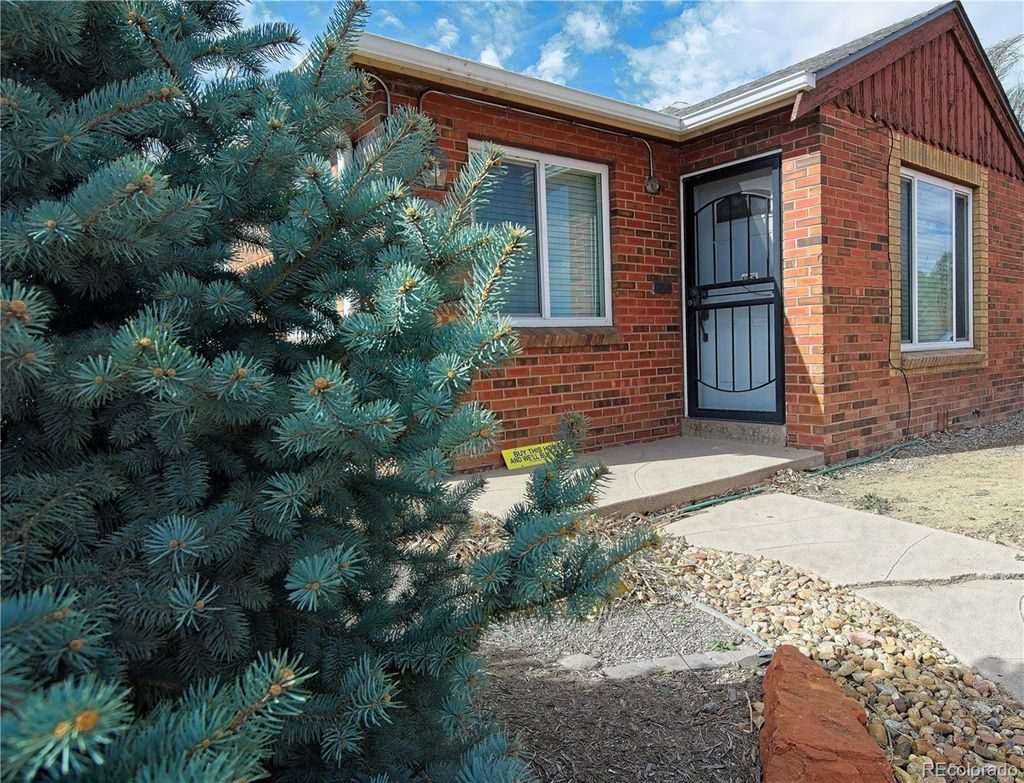 Photo of 2501 Quebec Street, Denver, CO 80207 (MLS # 6993347)