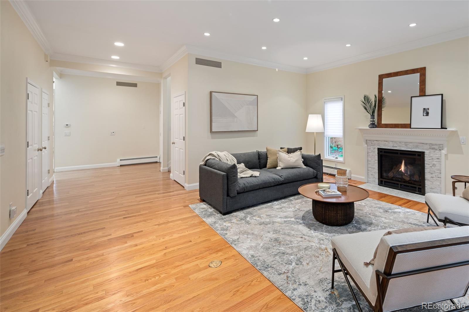 2552 E Alameda Avenue 32