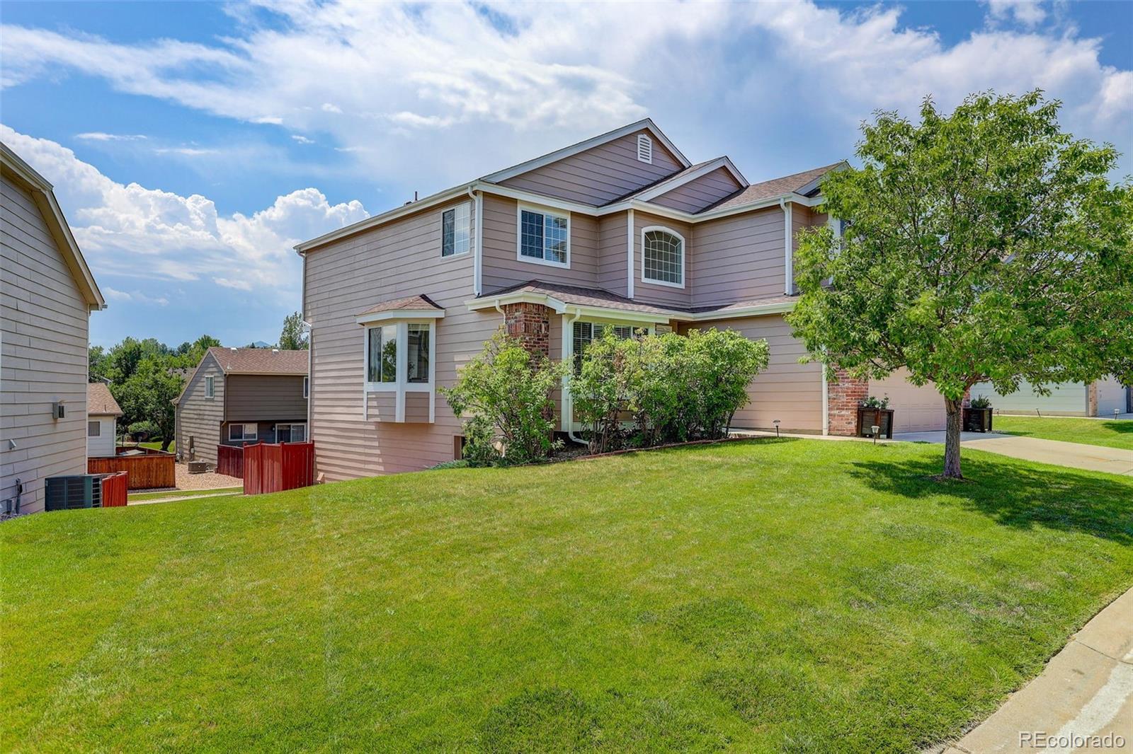 9234 W Hinsdale Place