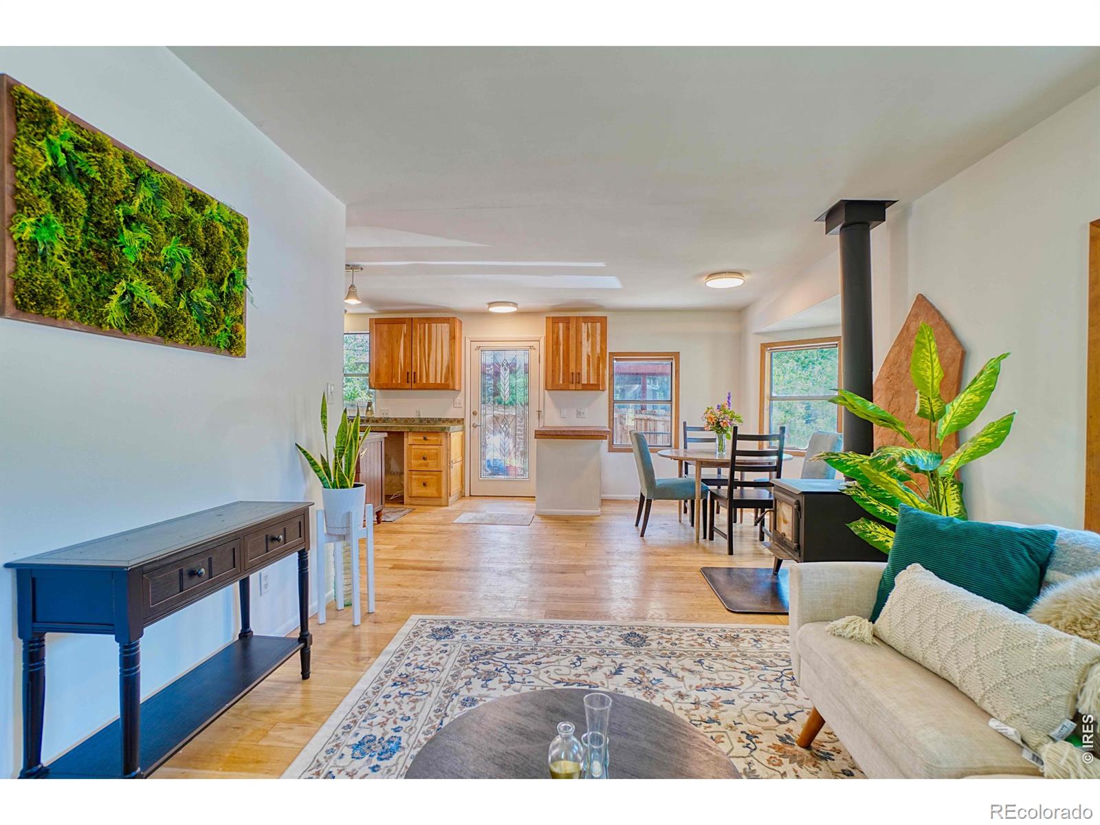 253 W Breed Street