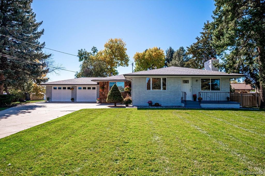 Photo of 8690 W Jefferson Avenue, Lakewood, CO 80235 (MLS # 2519682)