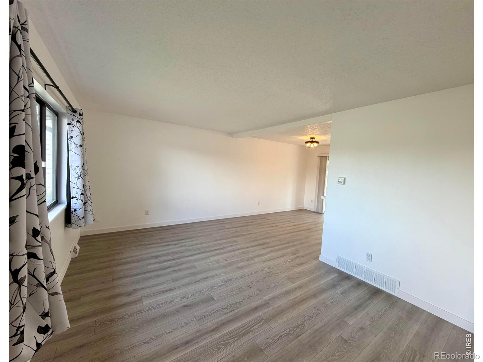 4422 W 9th Street