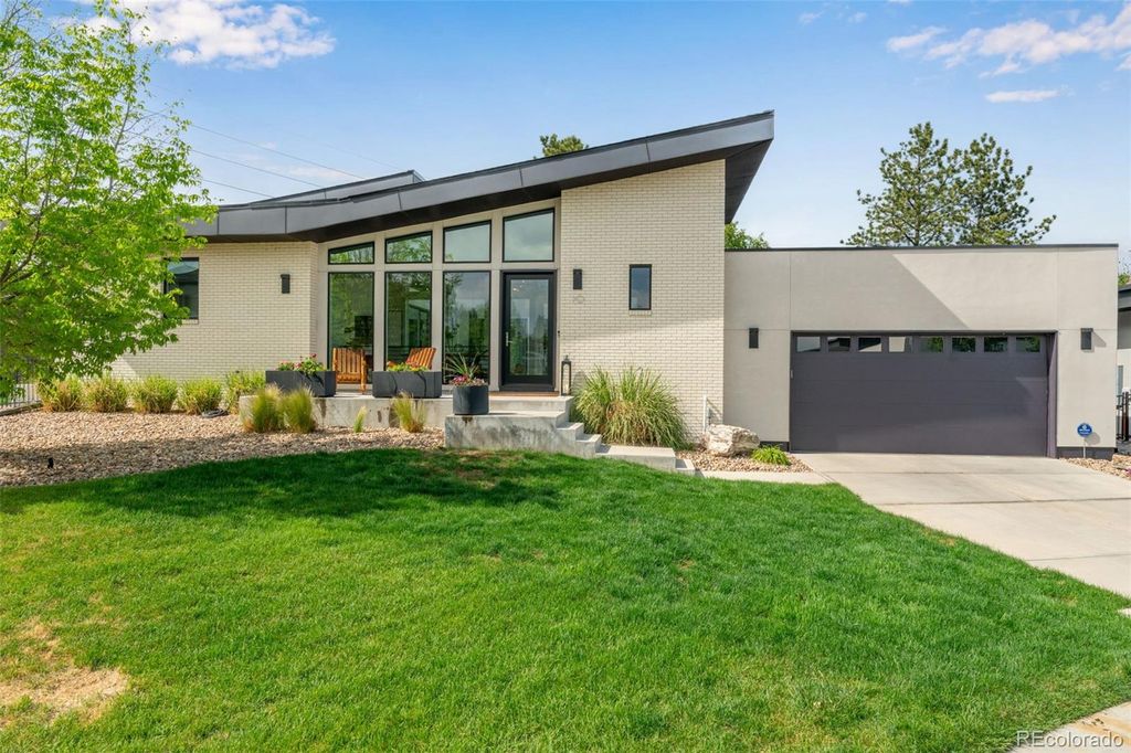 Photo of 10 Wilder Lane, Littleton, CO 80123 (MLS # 5660018)