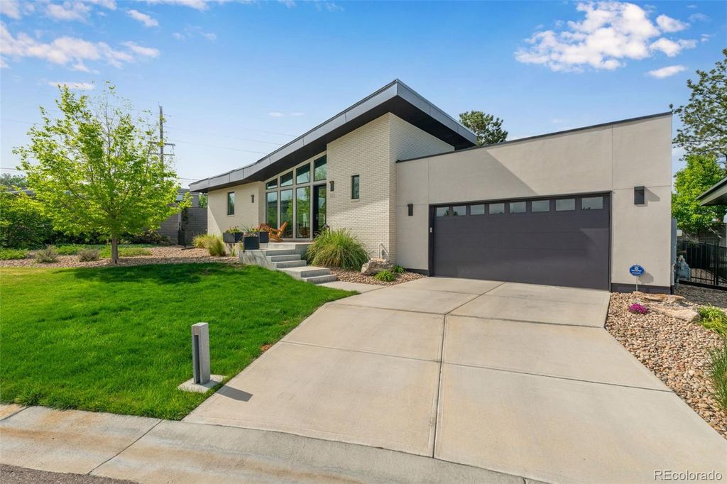 Photo of 10 Wilder Lane, Littleton, CO 80123 (MLS # 5660018)