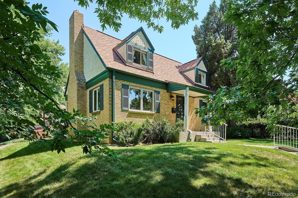 Photo of 2090 Bellaire Street, Denver, CO 80207 (MLS # 5230796)