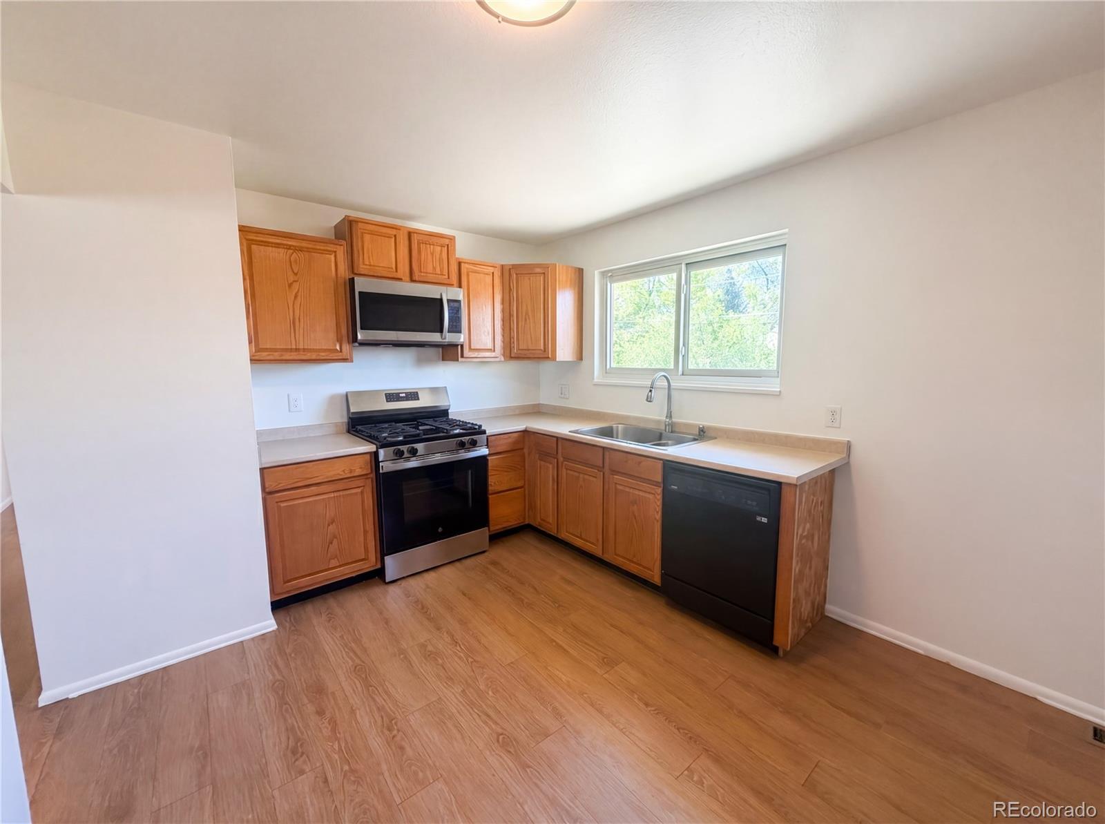 1902 E 116th Place
