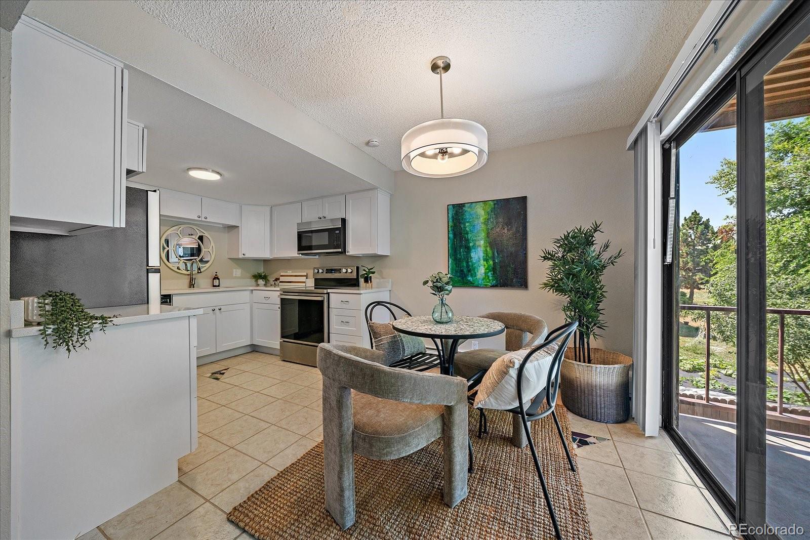 1021 Carr Street 25