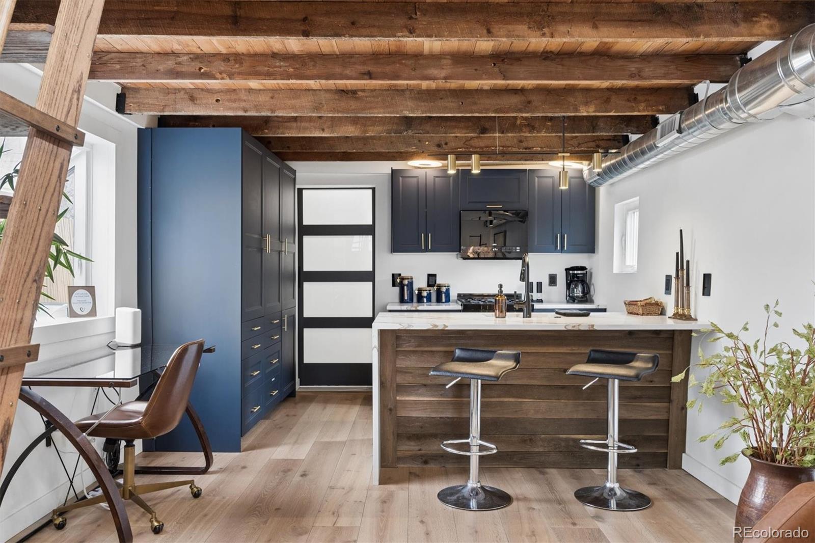 2854 S Lincoln Street