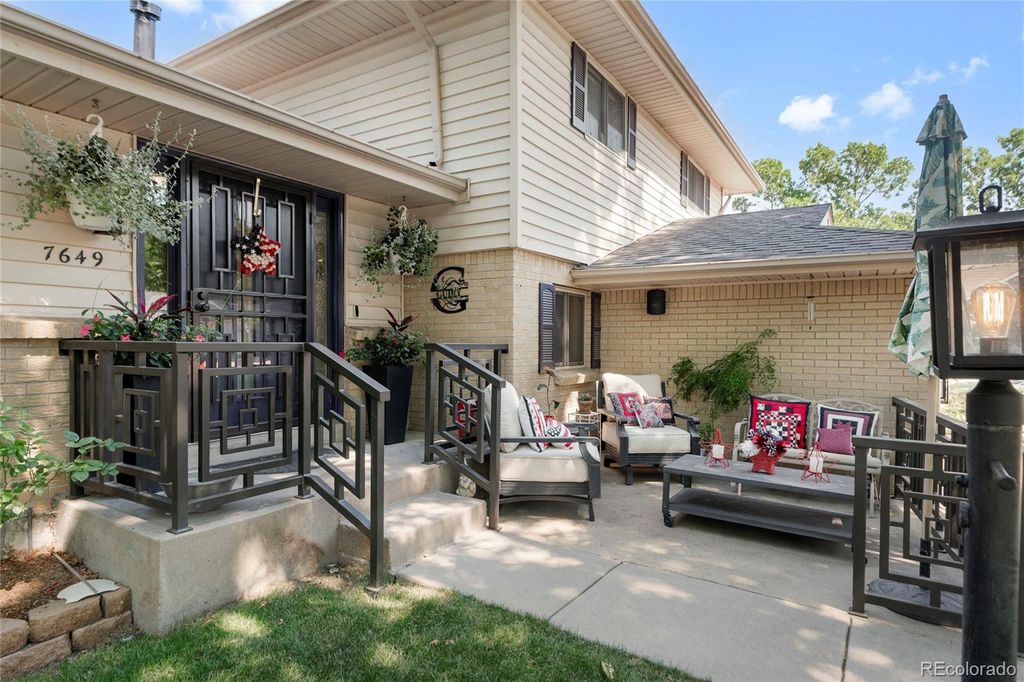 Photo of 7649 S Cedar Circle, Littleton, CO 80120 (MLS # 6084370)