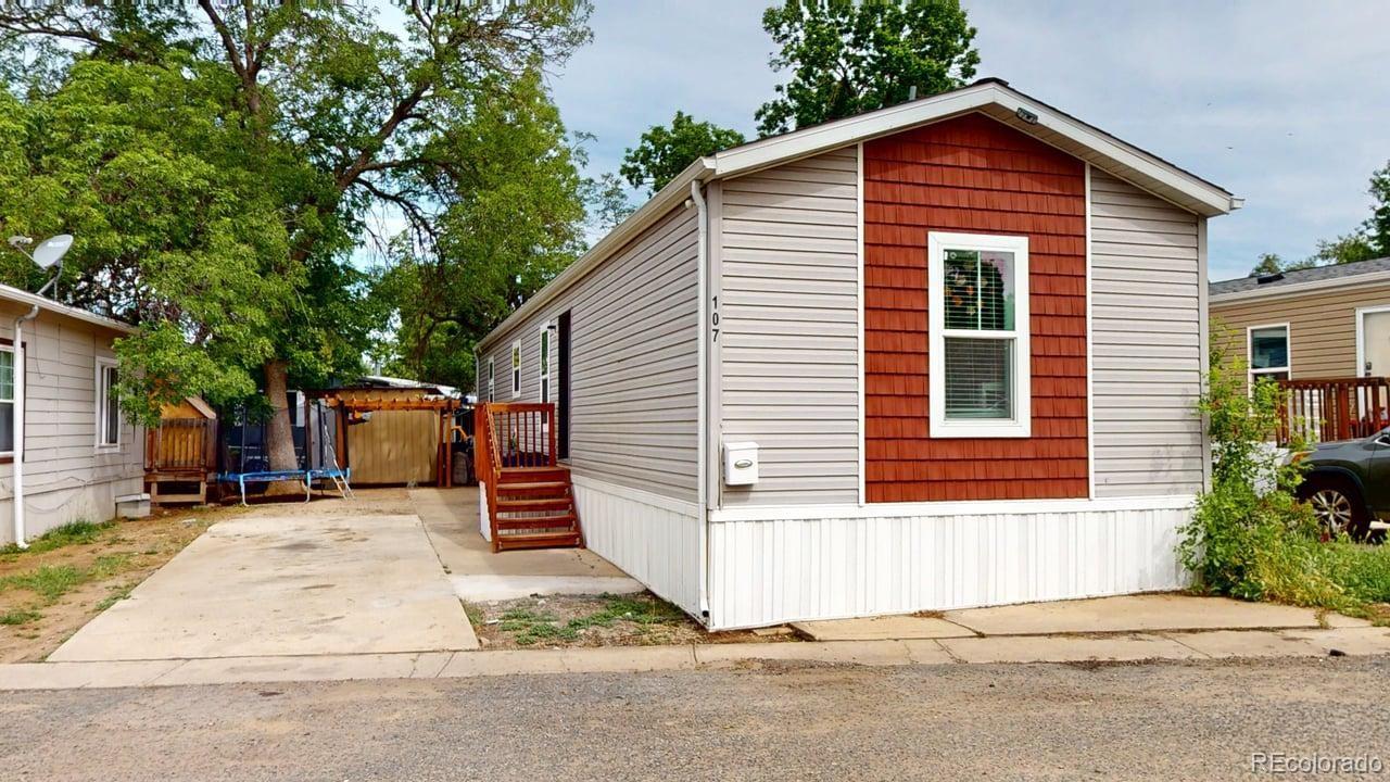 Photo 1 of 13 — 1600 Sable Boulevard, Aurora, CO 80011