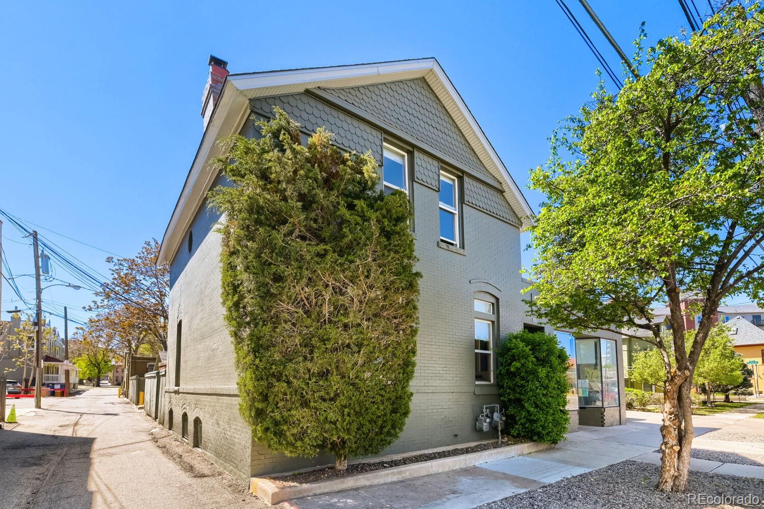 818-820 E 20th Avenue