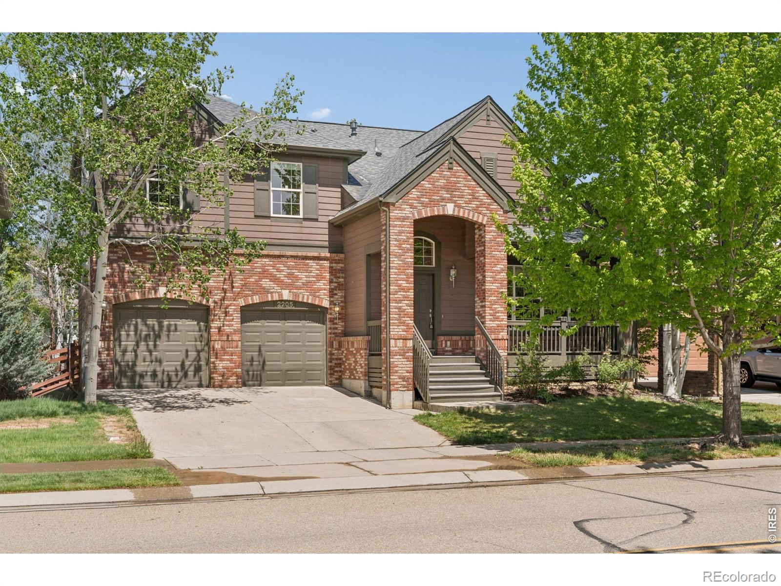 2205 Creekside Drive