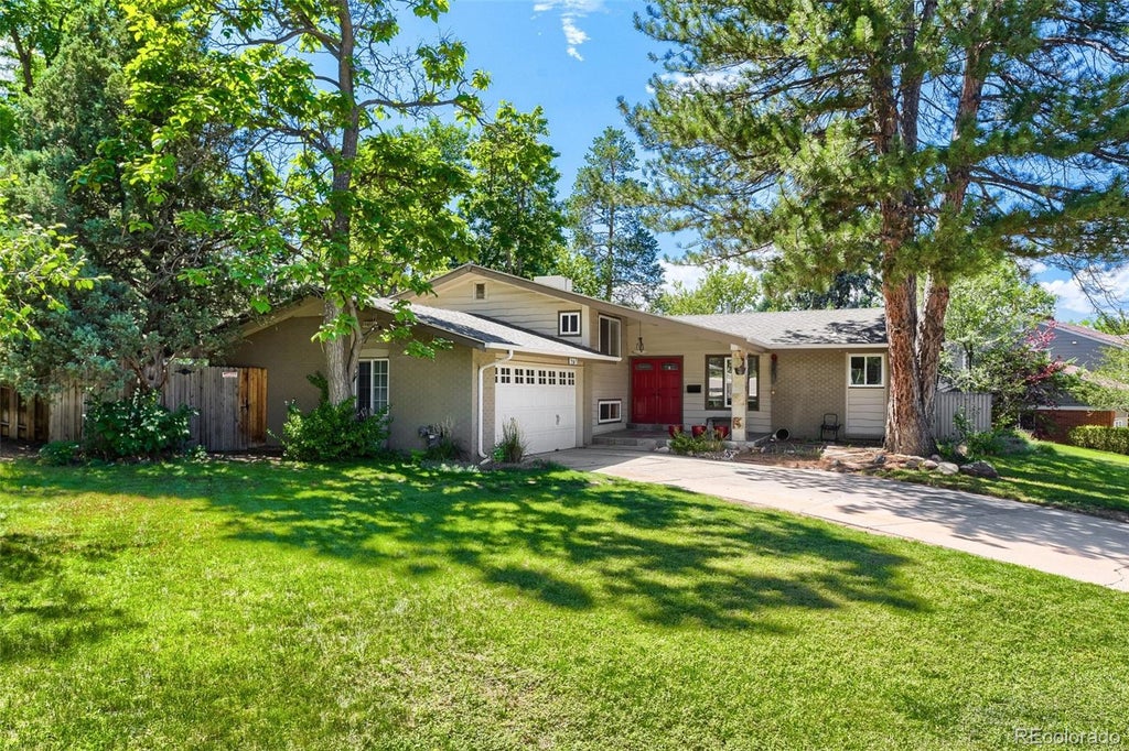Photo of 6731 S Clayton Way, Centennial, CO 80122 (MLS # 2872360)