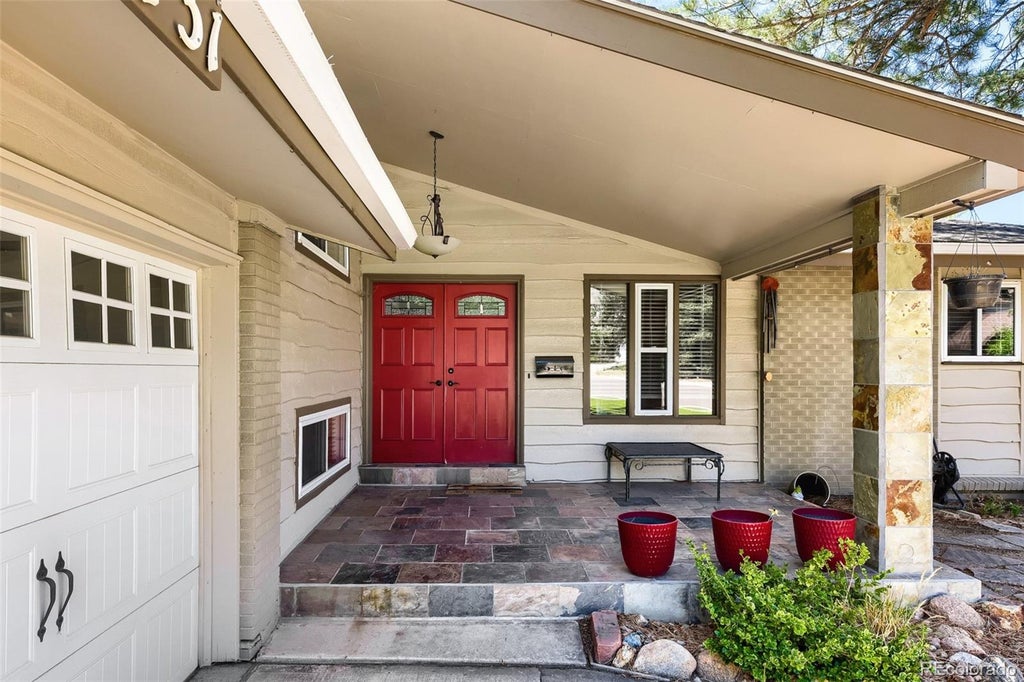 Photo of 6731 S Clayton Way, Centennial, CO 80122 (MLS # 2872360)