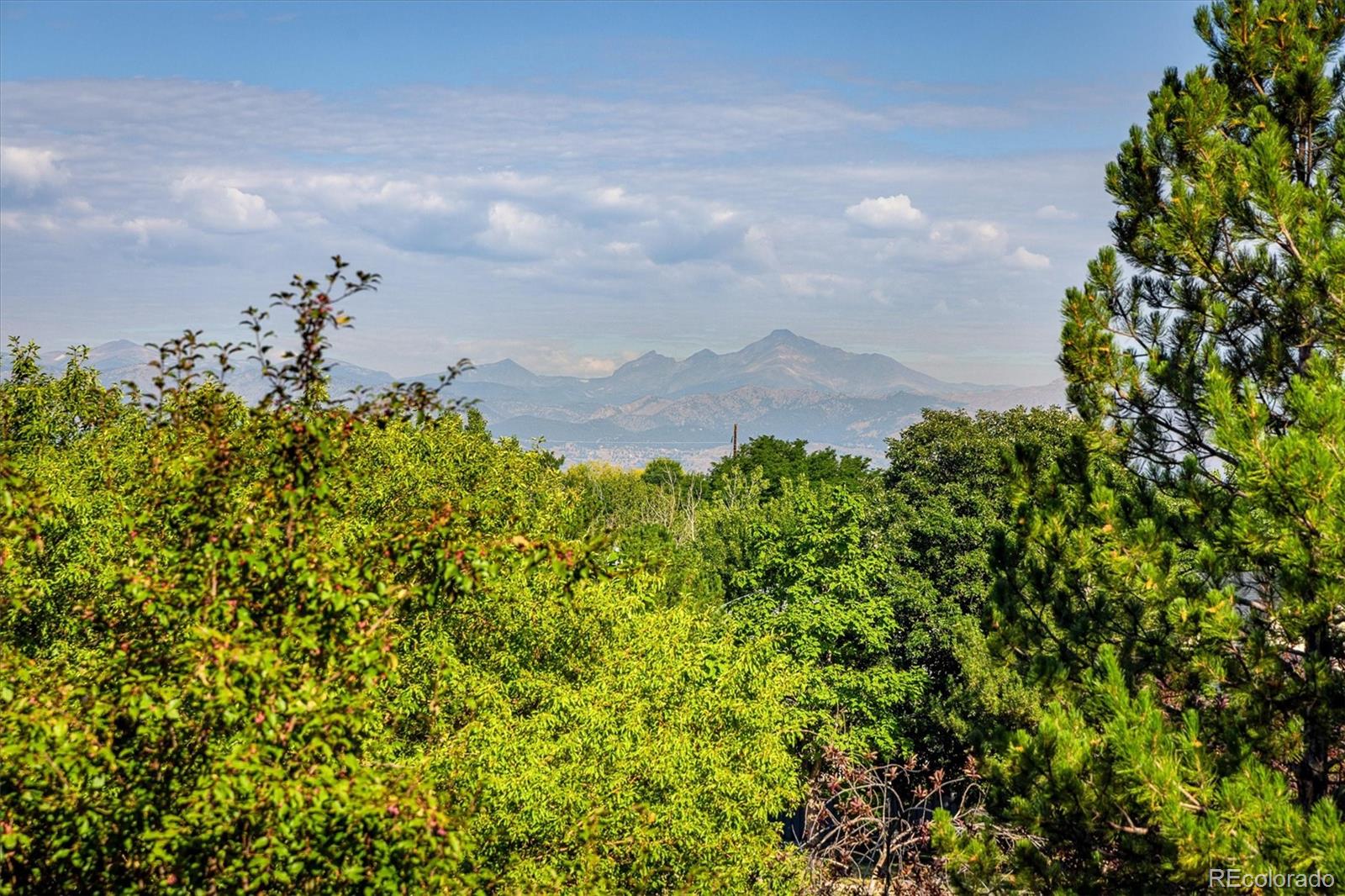 2437 Waneka Lake Trail