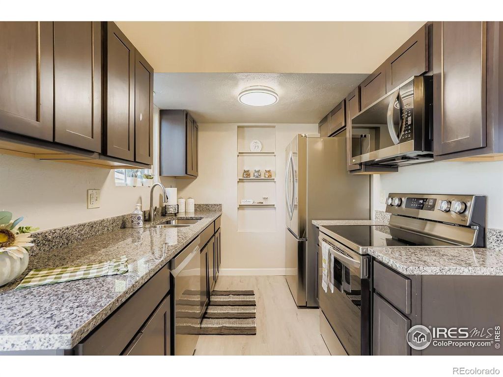 Photo of 1061 Townley Circle, Longmont, CO 80501 (MLS # IR1046465)