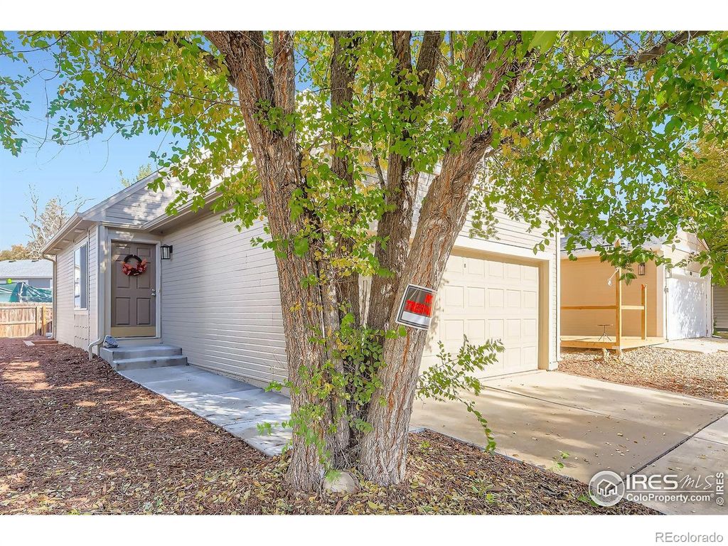 Photo of 1061 Townley Circle, Longmont, CO 80501 (MLS # IR1046465)