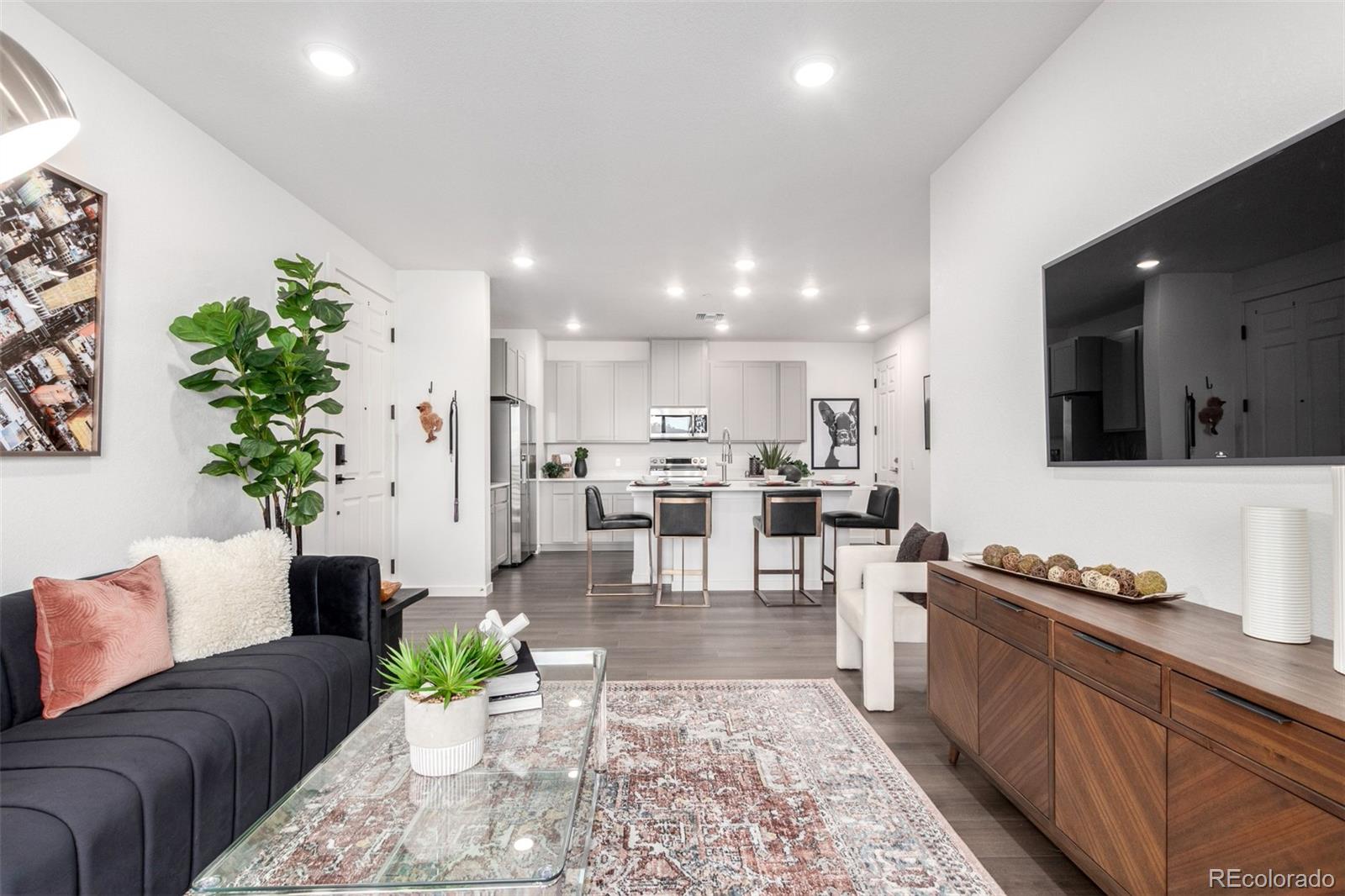 6153 N Ceylon Street 203