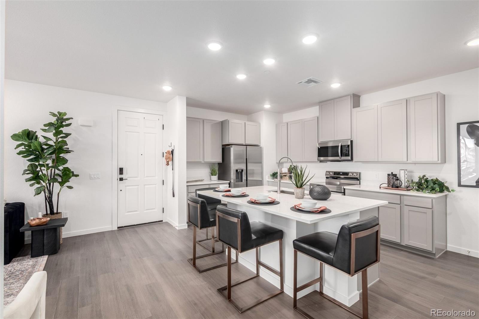 6153 N Ceylon Street 203