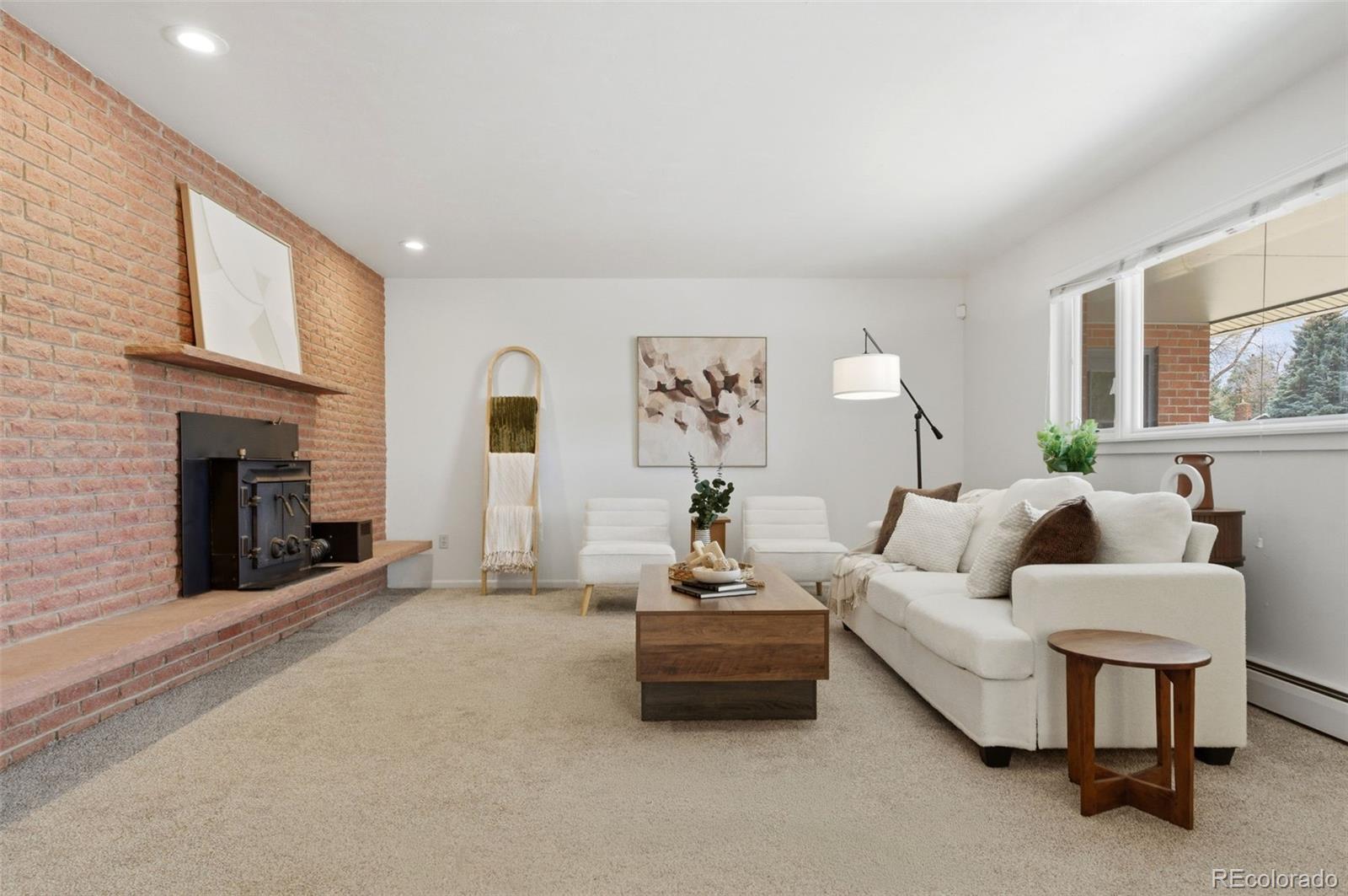 1564 E Easter Circle