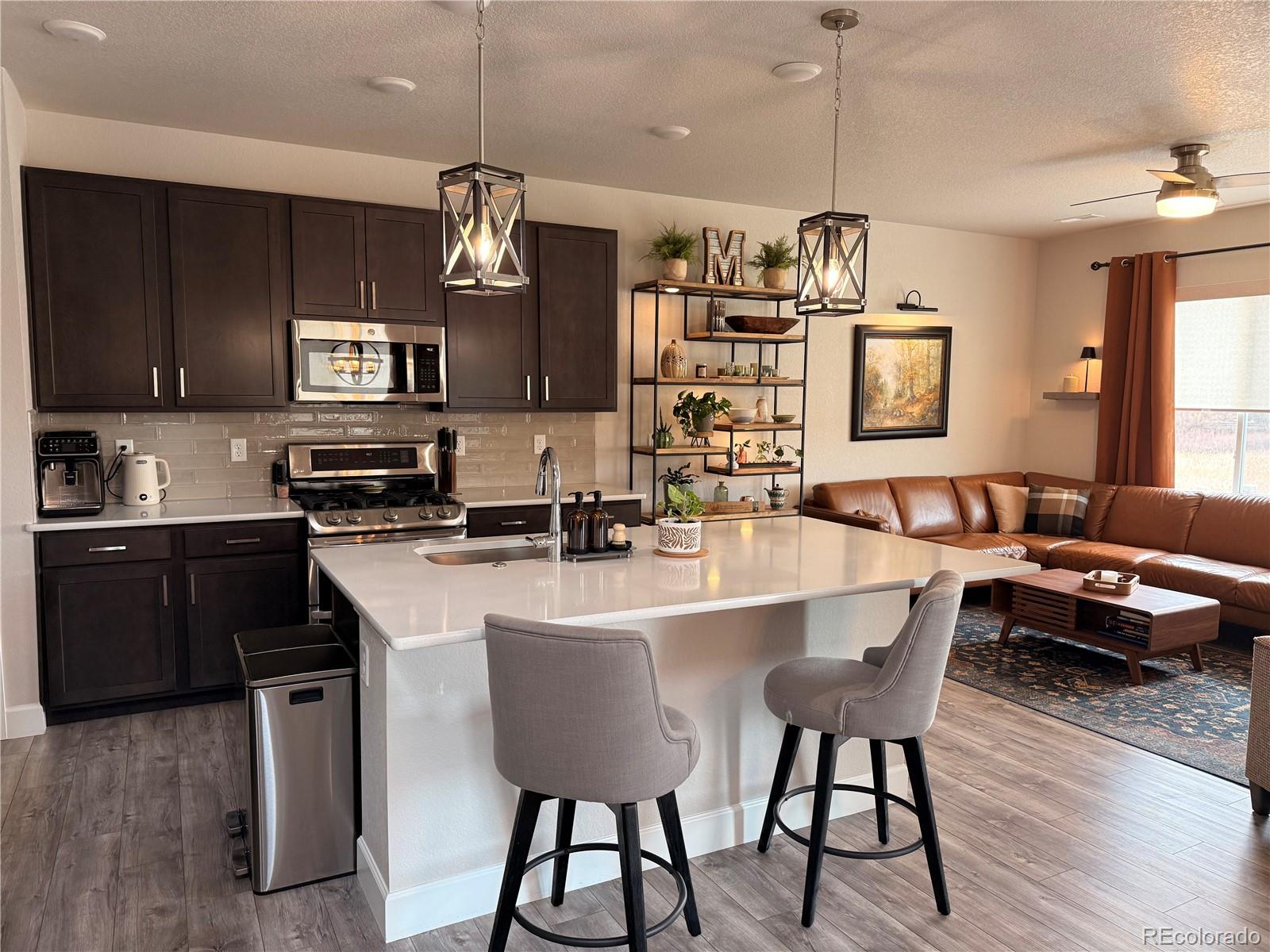 1926 Peak Prairie Lane