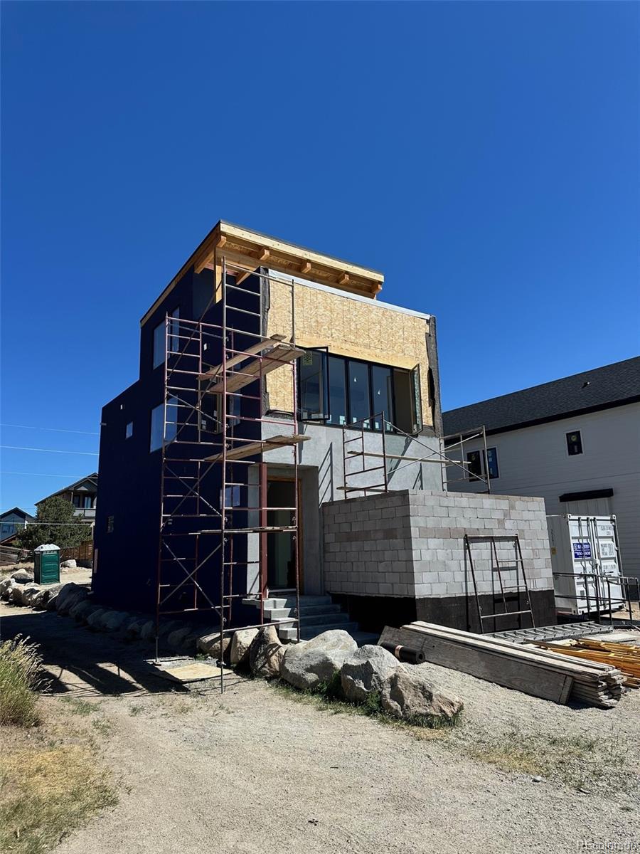 420 Pinon Street