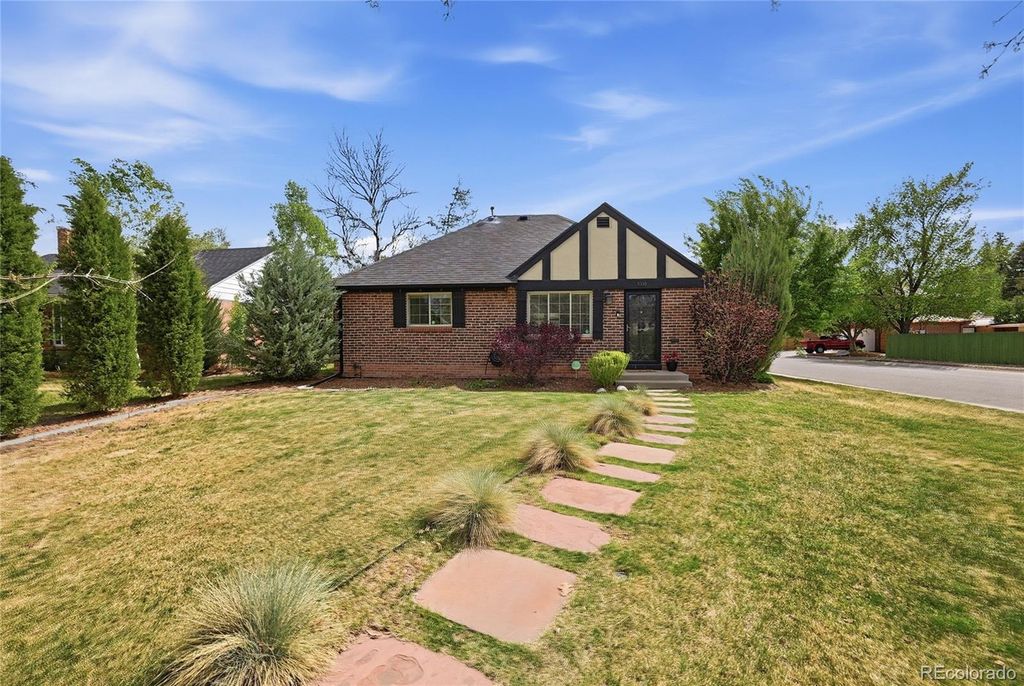 Photo of 1000 Locust Street, Denver, CO 80220 (MLS # 6604218)