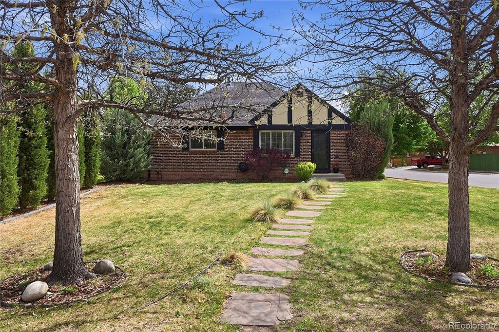 Photo of 1000 Locust Street, Denver, CO 80220 (MLS # 6604218)