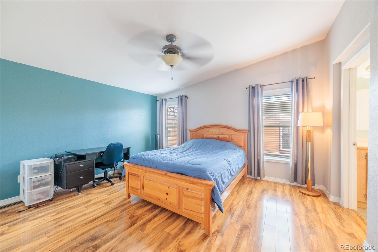 7805 Sunflower Green 140