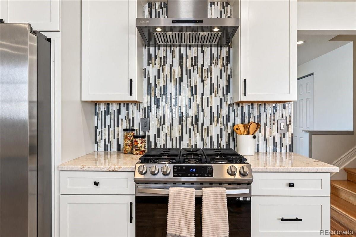 7047 W 62nd Place, Arvada, CO 80003 — MLS #6780280 — photo 5 of 50