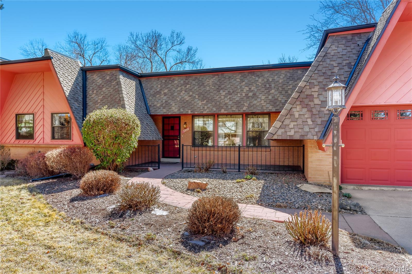 5890 W Plymouth Drive