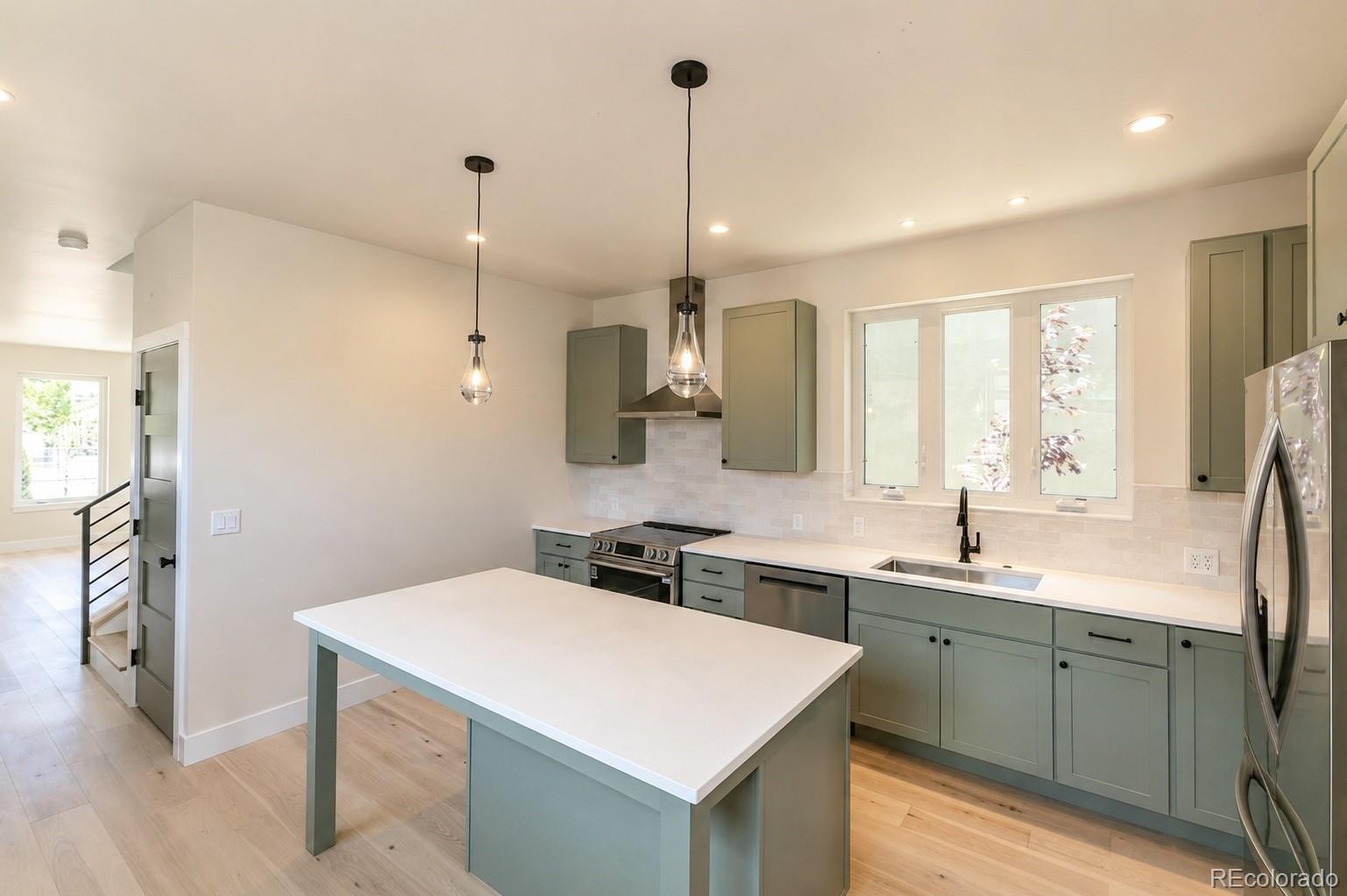 712 W 2nd Street 2