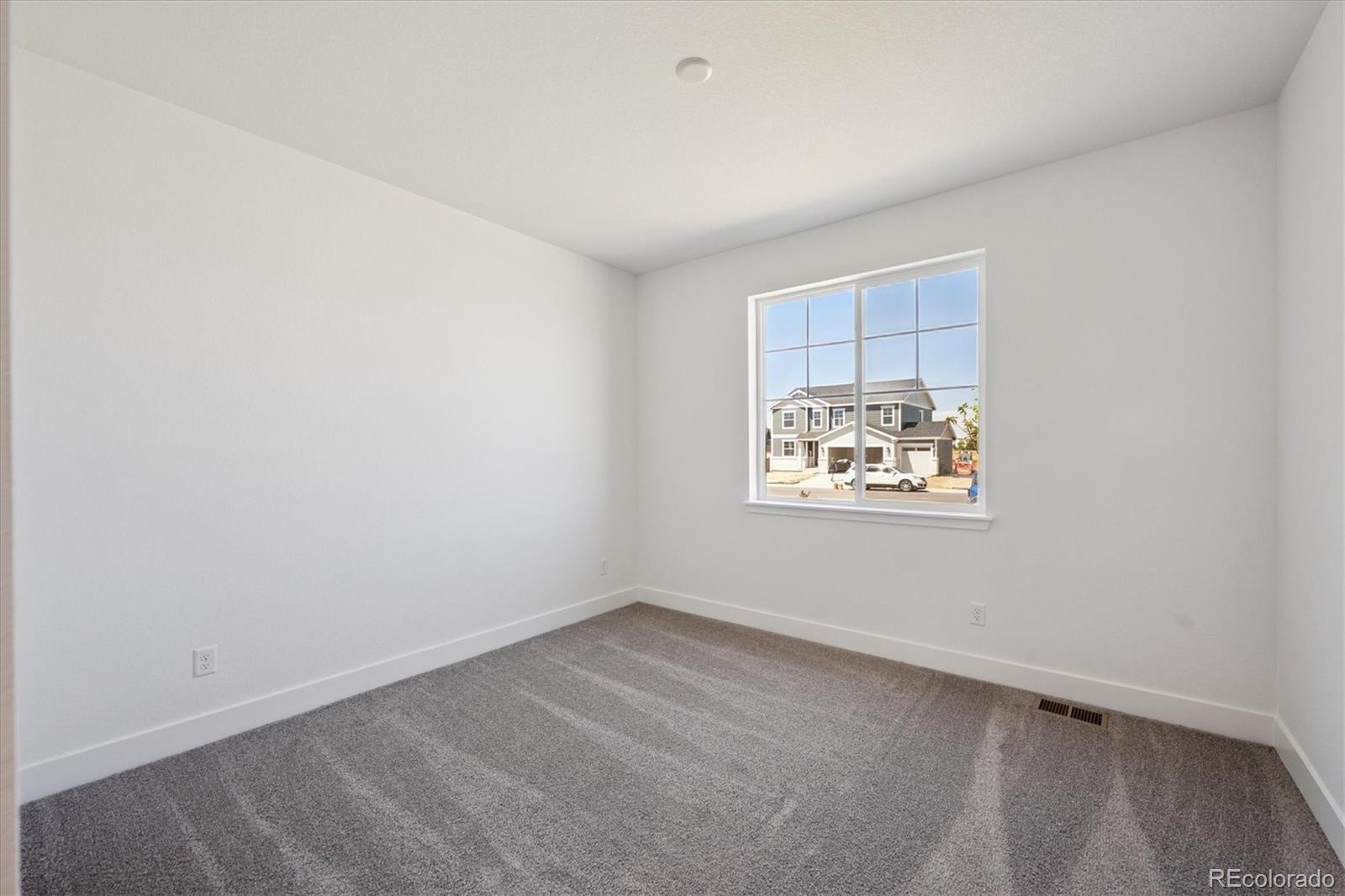 7156 E 126th Place