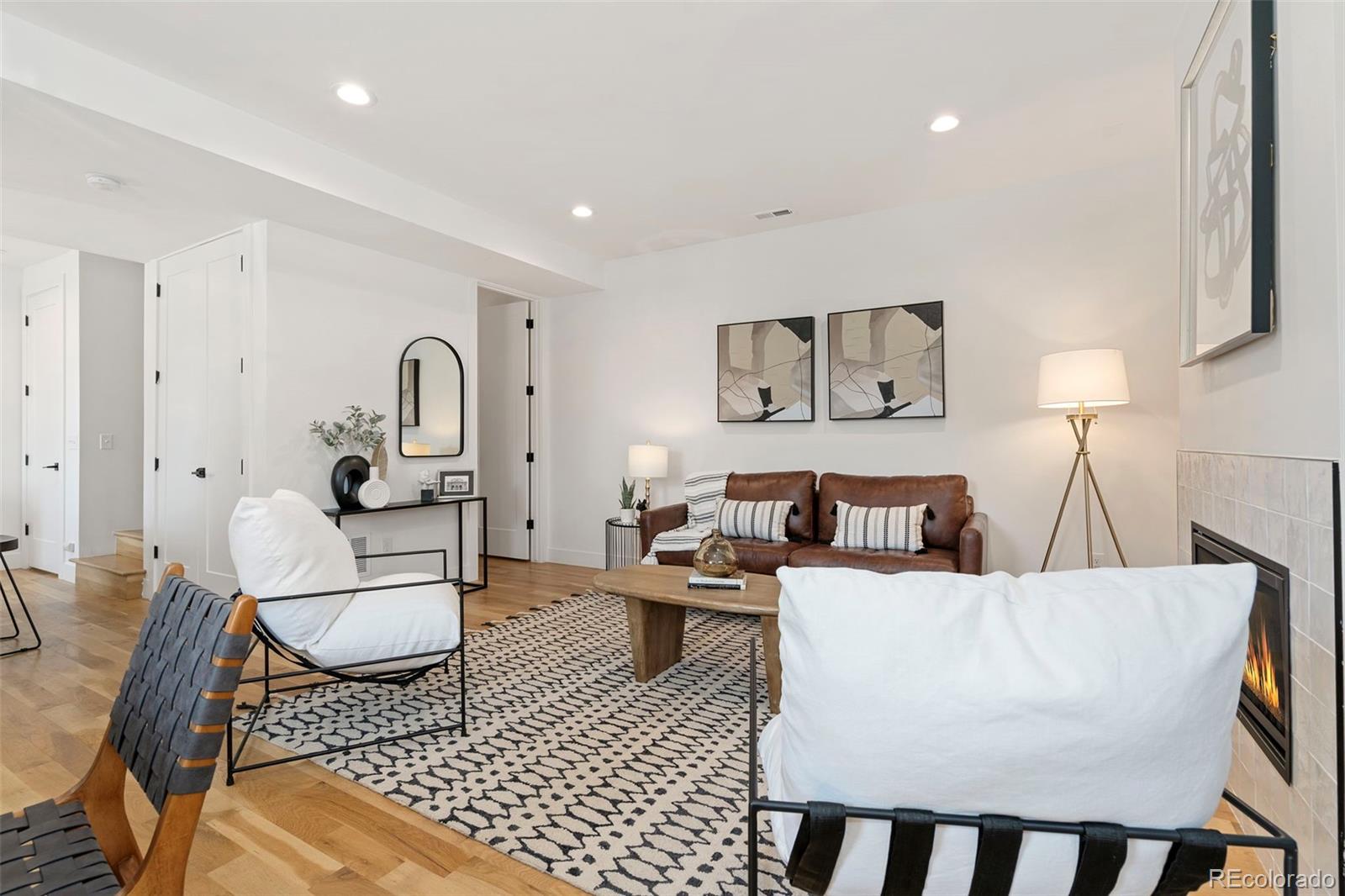 475 Galapago Street 3