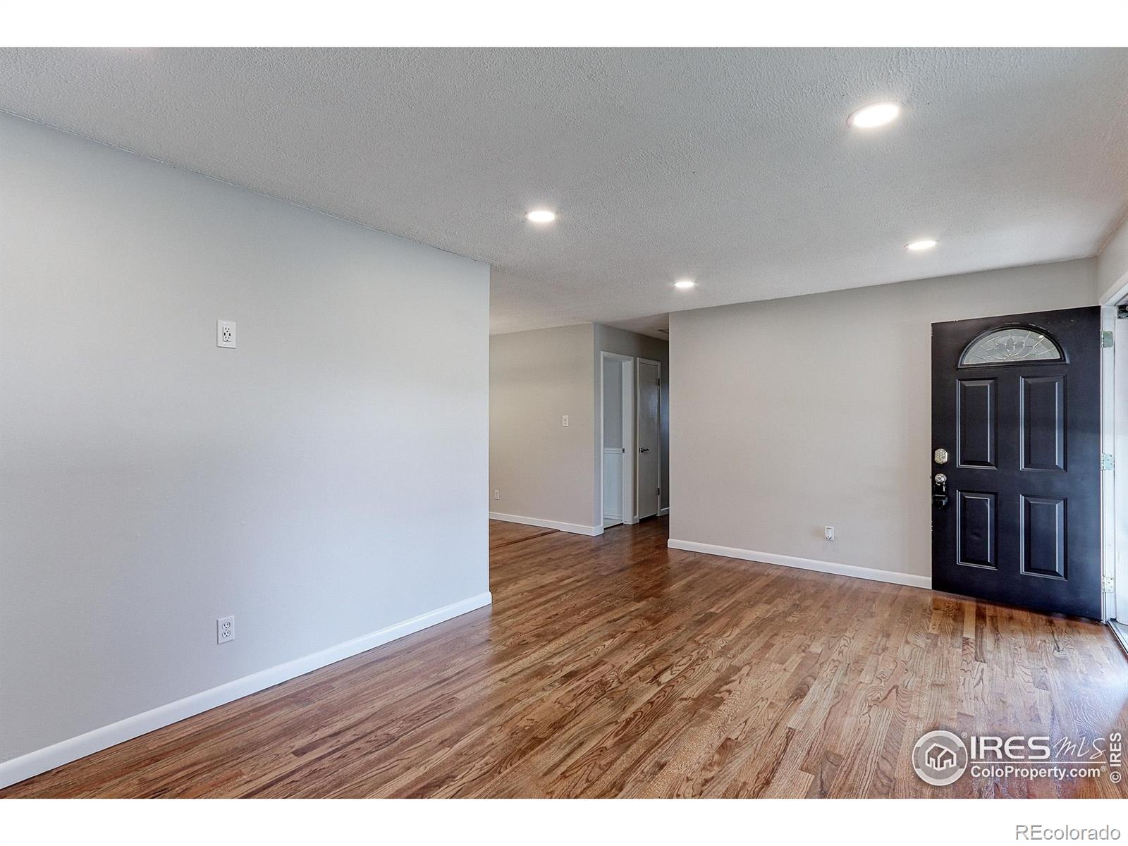 3373 W Monmouth Avenue