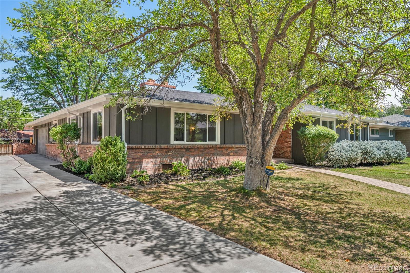 2309 E Floyd Place